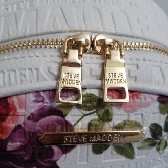 🆕️⬇️Steve Madden Bjordan White Floral Logo Backpack - Picture 9 of 16